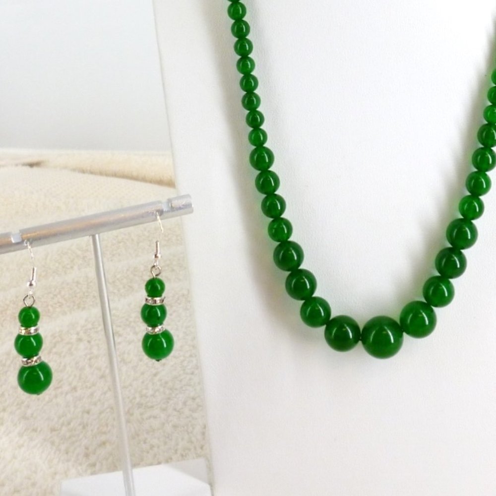 Set Necklace & Earrings Jade Green Glass Beads 925 w/Crystals NWOT Perfect M540